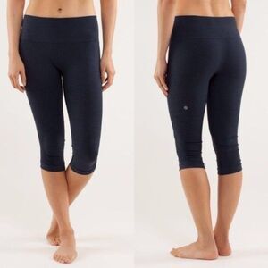 Lululemon Size 4 In The Flow Crop Seamless Leggings Inkwell Navy Blue